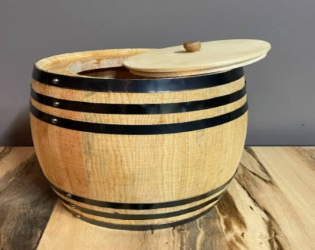 Wooden barrel with Hinged Lid