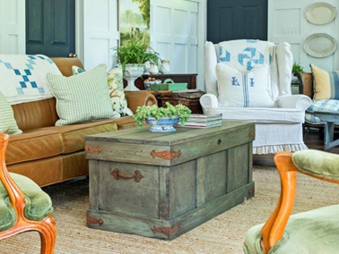 Farmhouse Vintage Trunk Coffee Table