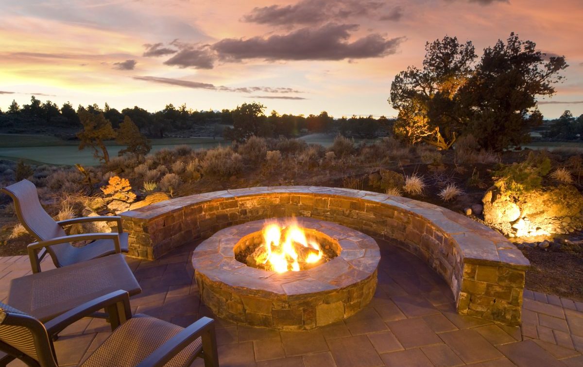 Round-Shaped Sunken Brick Fire Pit