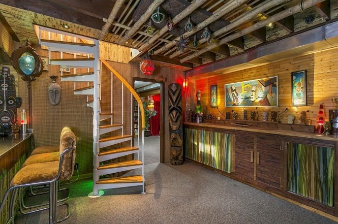 Tiki Style Bar