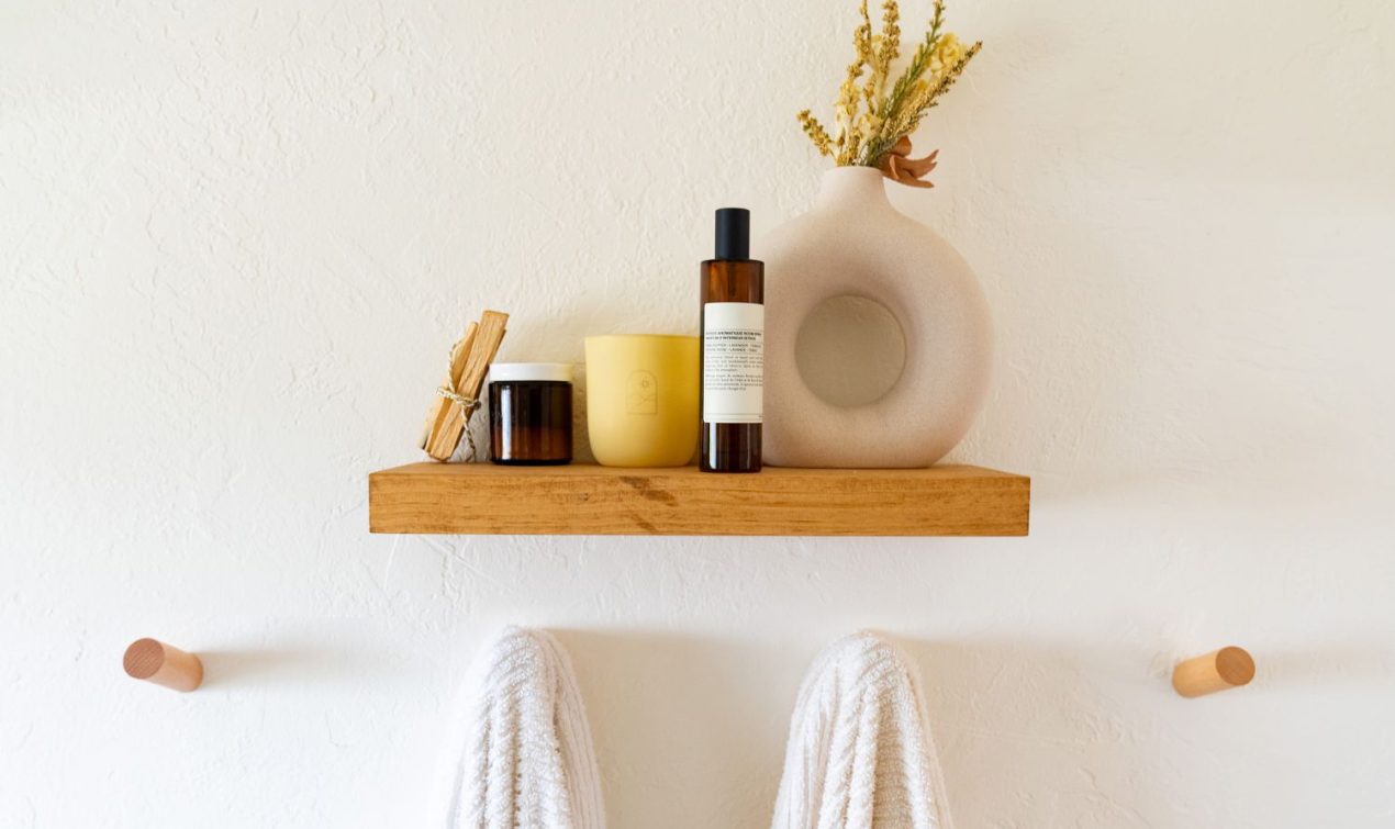 single floating shelve