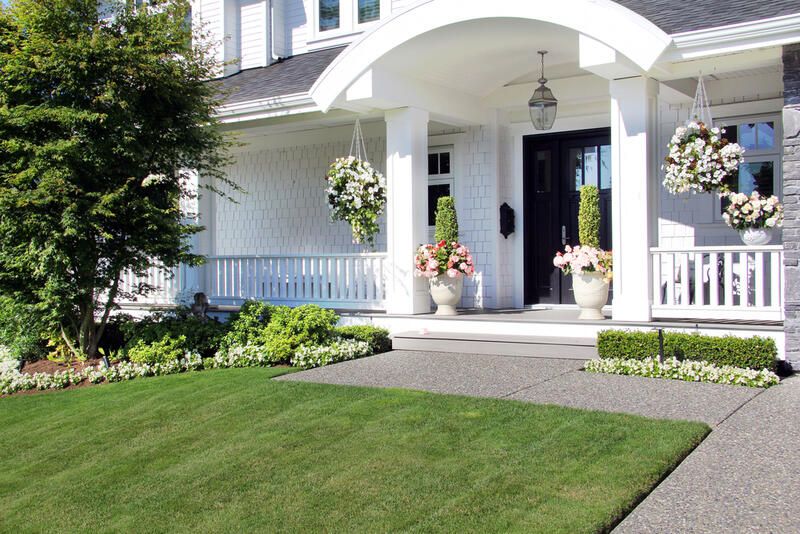 25 Clever Small Front Porch Designs to Impress Your Guests