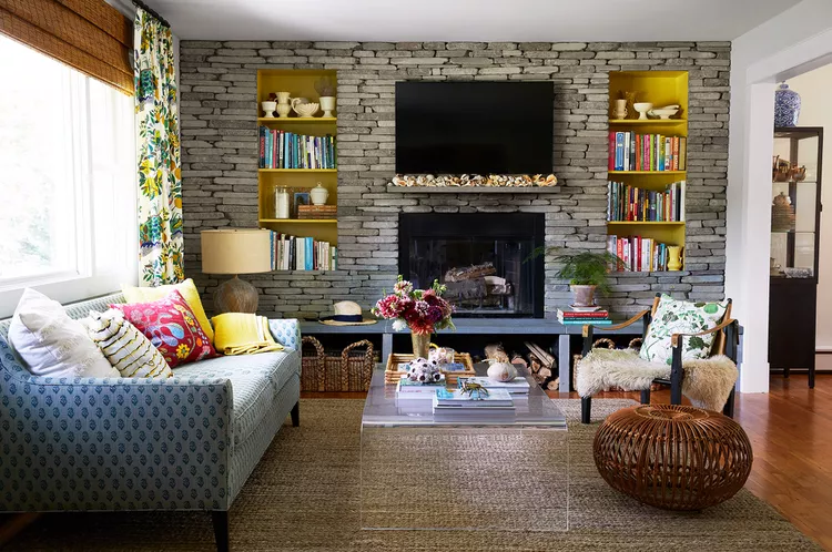 9 Small Living Room Layouts With a TV and Fireplace